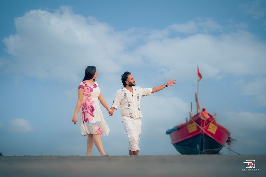 Pre-Wedding photography by Photowala