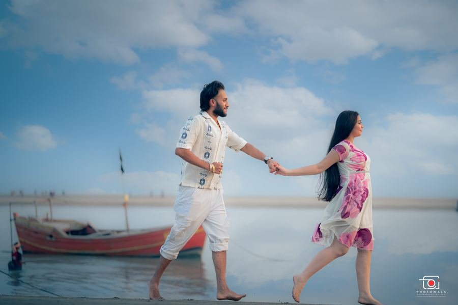 Pre-Wedding photography by Photowala