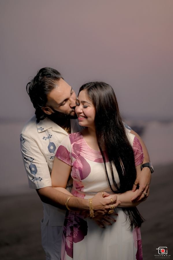 Pre-Wedding photography by Photowala